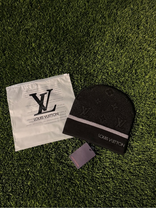 Louis Vuitton Other - Black LV Beanie